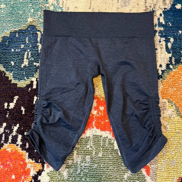Lululemon In The Flow Crop II Heathered Inkwell, Size 12 - Picture 3 of 11